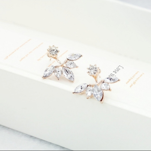 💎Dazzling Leaf Earings💎 - Picture 1 of 2